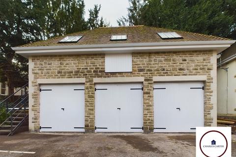 Garage to rent, Large Triple Garage, Albert Road North, Malvern