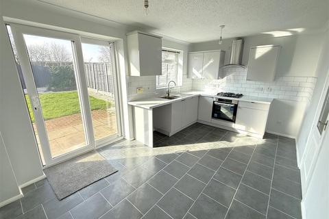 3 bedroom semi-detached house for sale, Shipley Close, Burton-On-Trent DE14