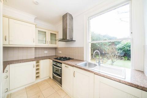 2 bedroom flat to rent, Larkfield Road, Richmond TW9