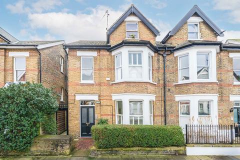 2 bedroom flat to rent, Larkfield Road, Richmond TW9