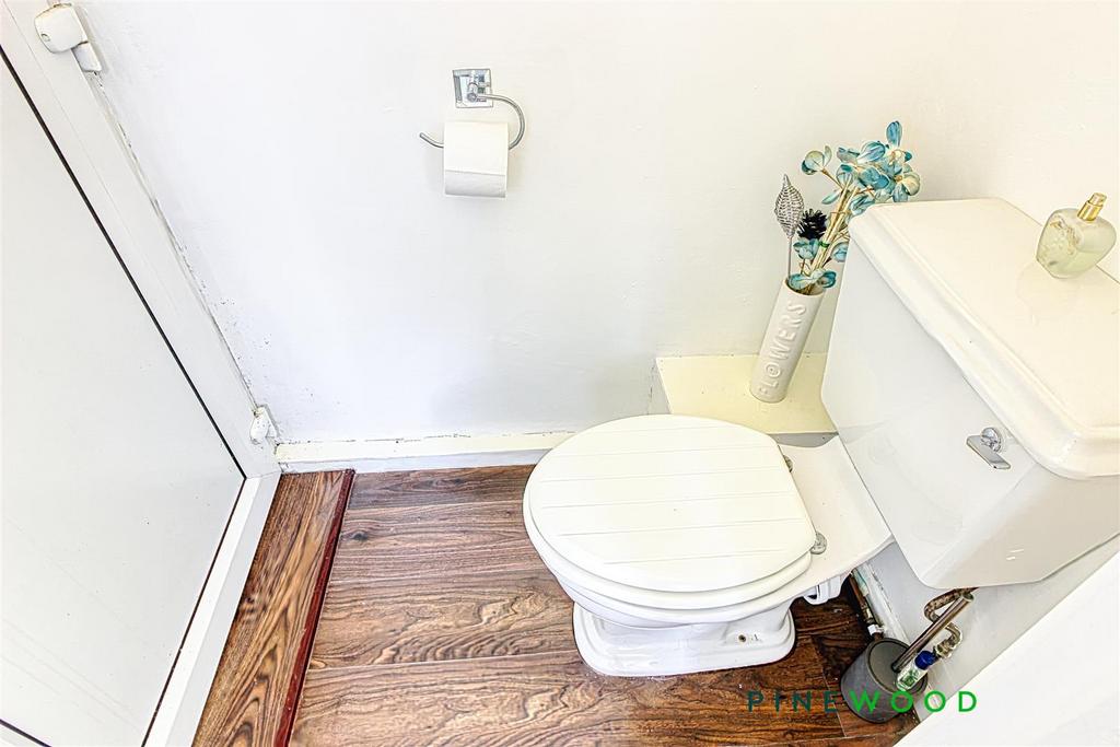 Ground floor wc