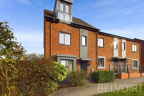 4 bedroom semi-detached house for sale, Birchfield Way, Telford TF3