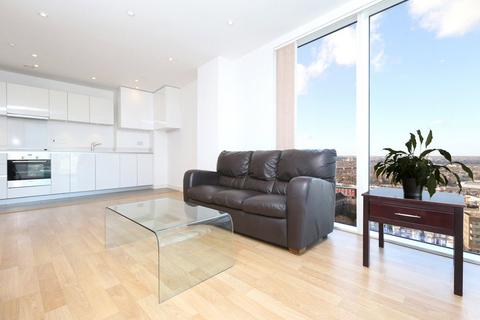 2 bedroom apartment to rent, Woodberry Grove London N4