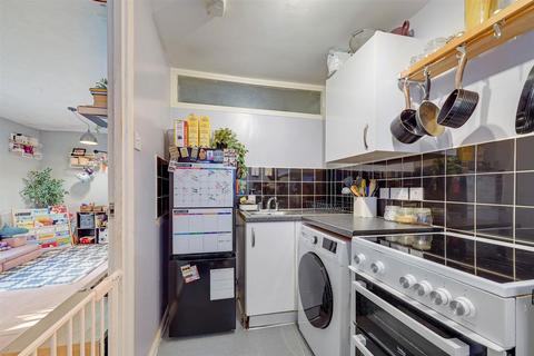 1 bedroom apartment for sale, Boundary Road, Barking, Essex