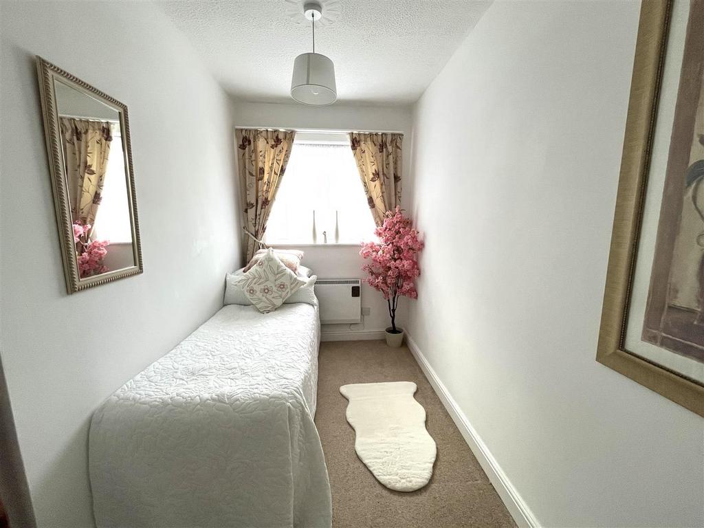 Uxbridge bed 2.jpeg