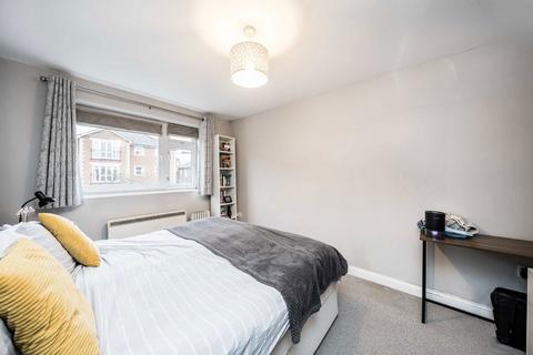 2 bedroom flat for sale, South Park Road, London SW19