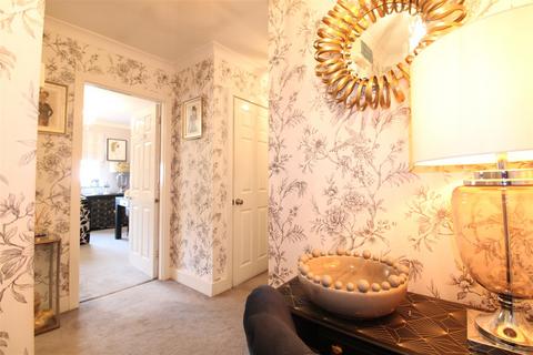 2 bedroom apartment for sale, St. James Court, Swan Close, Blakedown