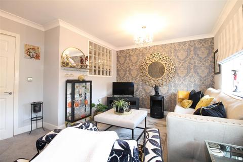 2 bedroom apartment for sale, St. James Court, Swan Close, Blakedown