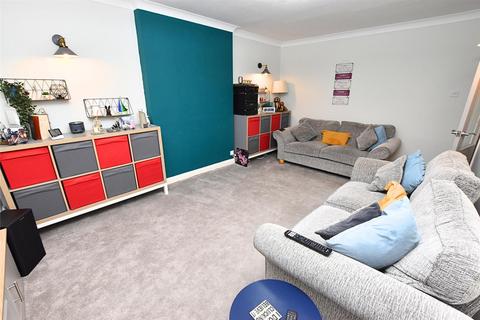 3 Grange Avenue, Laceby, Grimsby, DN37 7DG