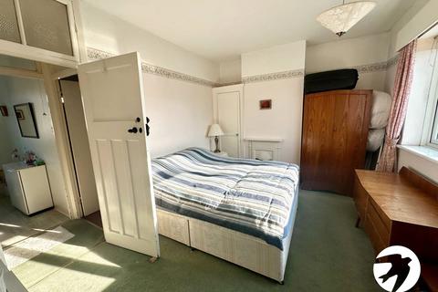 157 Alnwick Road, London, SE12 9BX