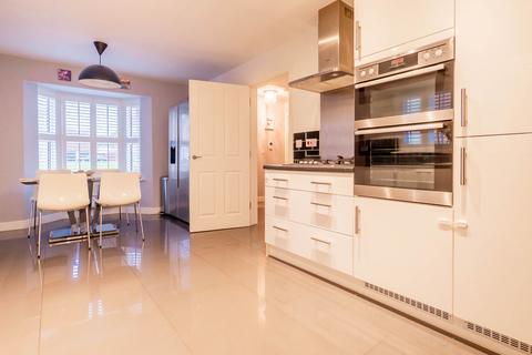 5 bedroom detached house for sale, Claremont Crescent, Rayleigh SS6