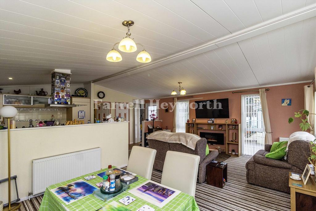 Open plan living vie
