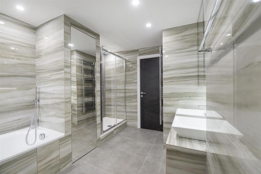 Master Bathroom (1) 4 CC.jpg