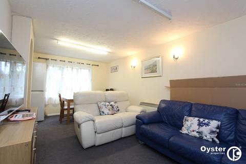 2 bedroom flat to rent, Pavilion Way, Edgware, HA8