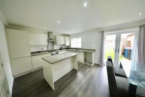 31 Farrier Close, Kingswood, Hull, HU7 3DW