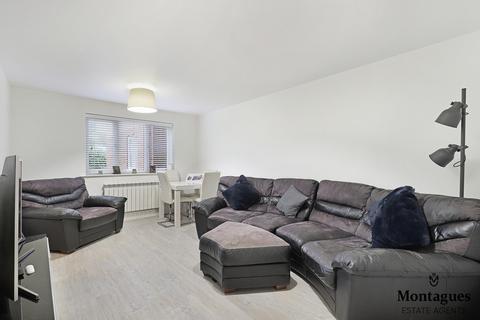 2 bedroom apartment for sale, Woodland Grove, Epping, CM16