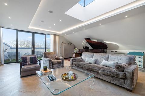 3 bedroom penthouse for sale, The Westbury, Holden Road, Woodside Park, N12