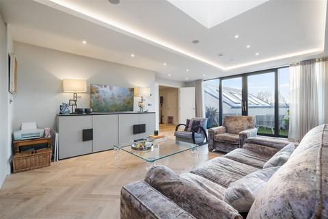 3 bedroom penthouse for sale, The Westbury, Holden Road, Woodside Park, N12