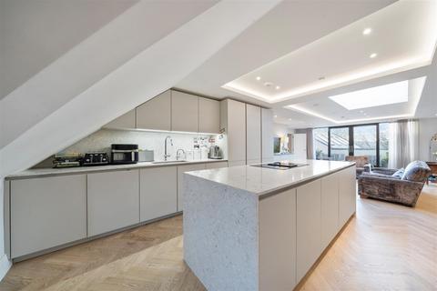 3 bedroom penthouse for sale, The Westbury, Holden Road, Woodside Park, N12