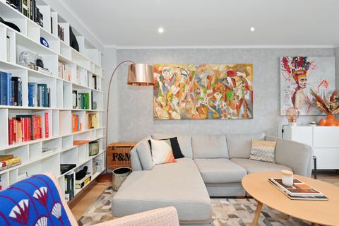 1 bedroom apartment to rent, Vicarage Gate, W8