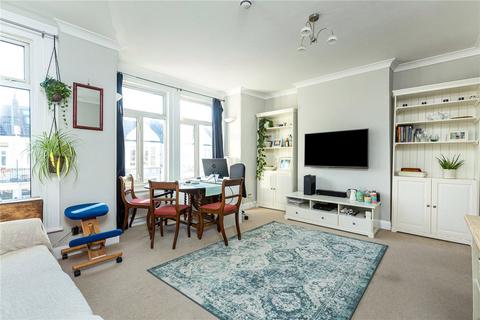 3 bedroom flat for sale, Munster Road, Fulham, SW6