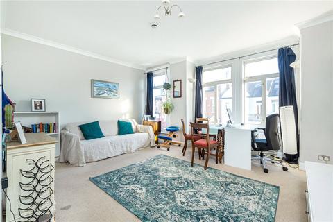 3 bedroom flat for sale, Munster Road, Fulham, SW6