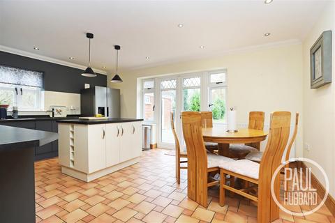 3 bedroom detached house for sale, Hall Road, Oulton Broad, NR32