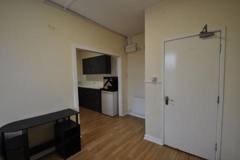 2 bedroom flat to rent, Pill, Newport, NP20