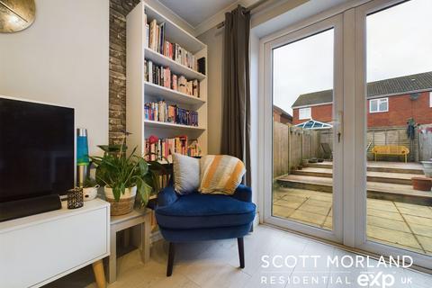 19 Mccartney Walk, Brighton Hill, Basingstoke, RG22 4NZ