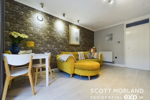 19 Mccartney Walk, Brighton Hill, Basingstoke, RG22 4NZ