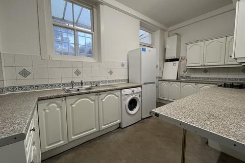 2 bedroom flat to rent, Eden Holme, 59 Grove Road, Bournemouth