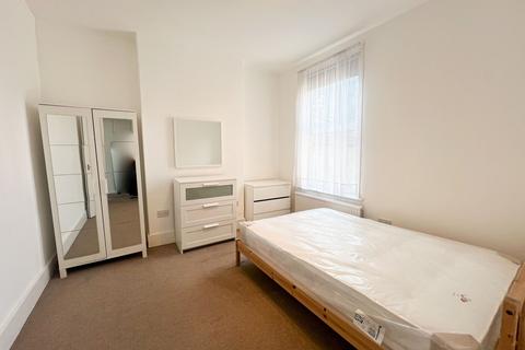 2 bedroom flat to rent, High Road Leytonstone, London, E11