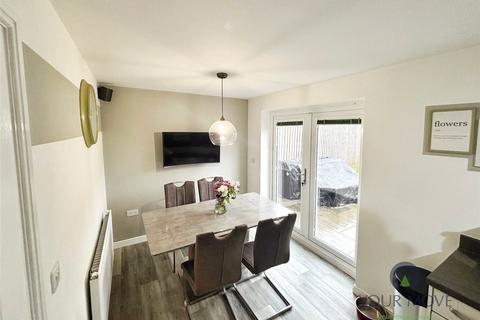 42 Brookview Close, Blackburn, BB1 9NT