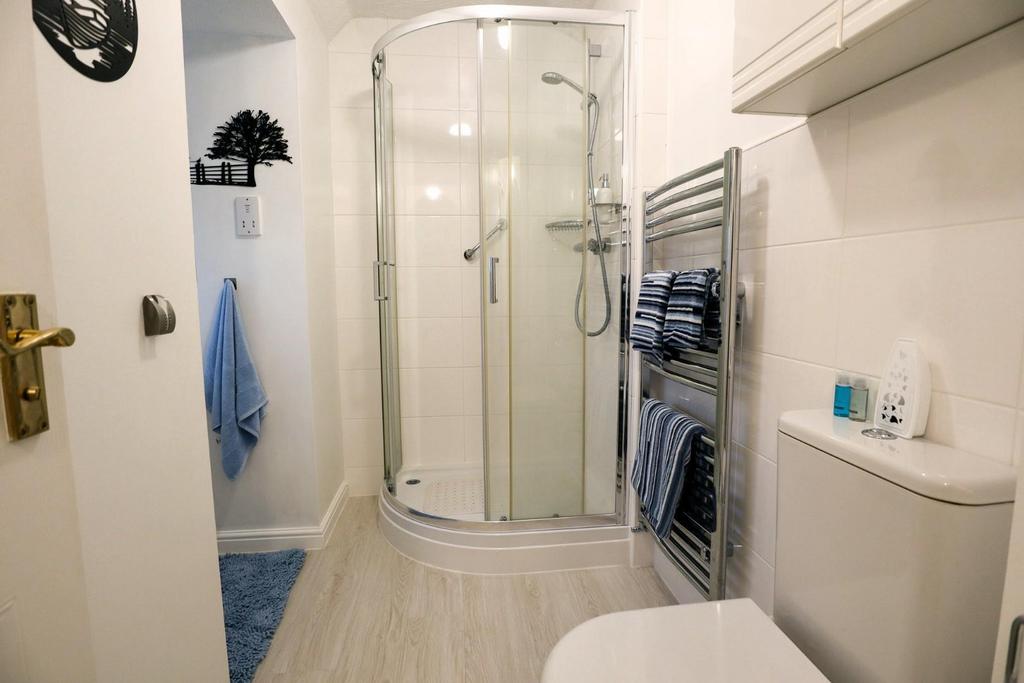 Ensuite.jpg