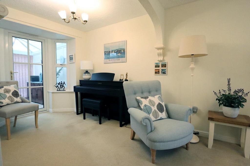 Dining area.jpg