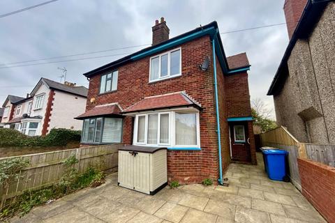 3 bedroom semi-detached house to rent, 3 Bed Semi-Detached House, St. James Road, Bridlington, YO15 3PF