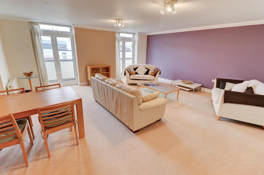 Living/Dining Room
