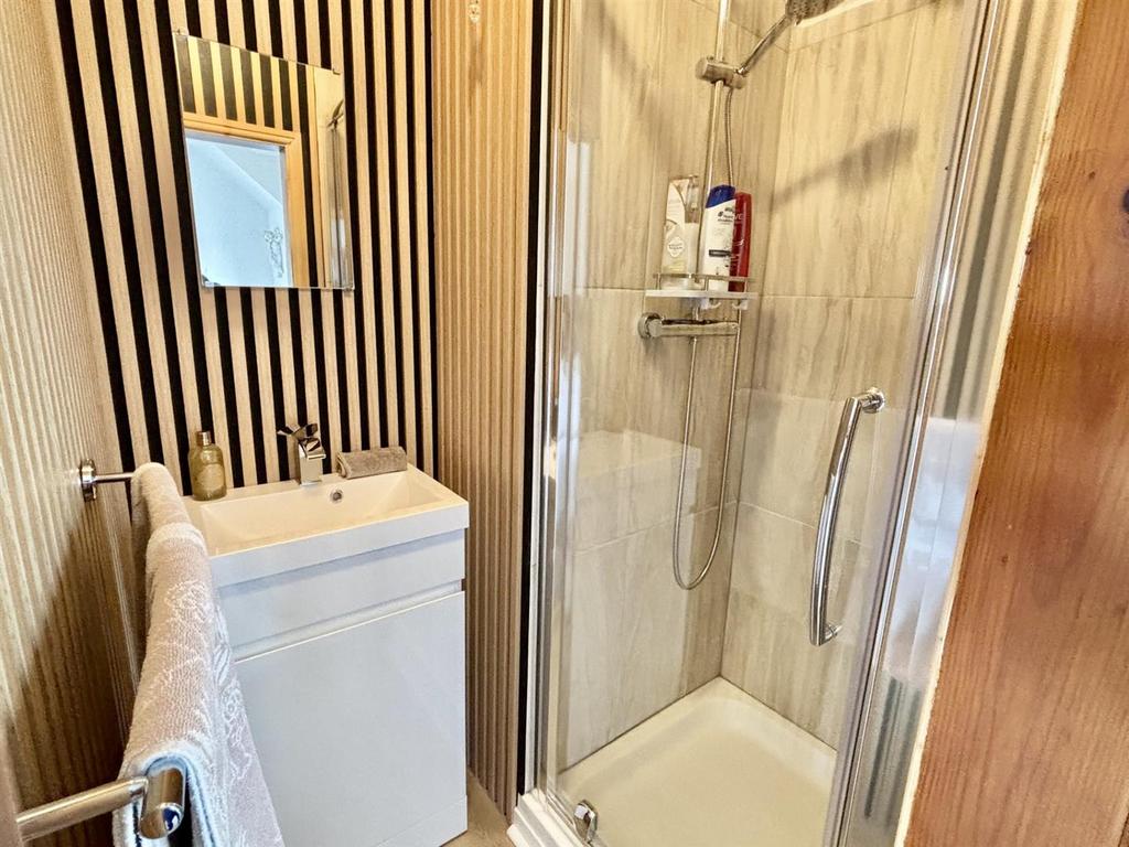 Ensuite Shower