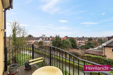 1 bedroom flat for sale, River Bank, London