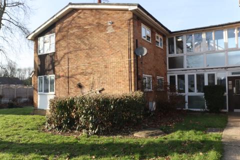 Studio to rent, The Upway, Basildon, Essex, SS14