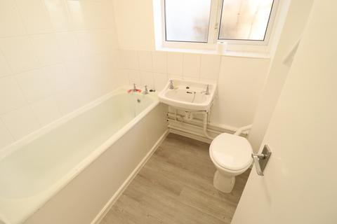 Studio to rent, The Upway, Basildon, Essex, SS14