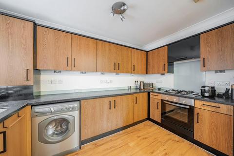 2 bedroom flat for sale, Camberley,  Surrey,  GU15