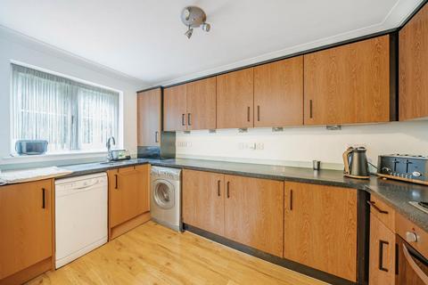 2 bedroom flat for sale, Camberley,  Surrey,  GU15