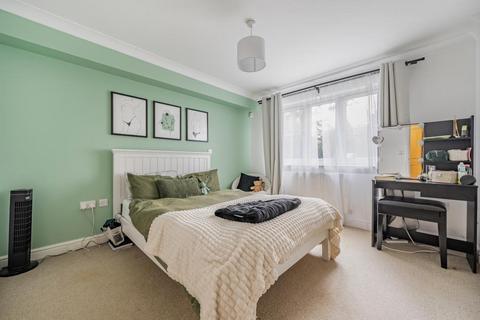 2 bedroom flat for sale, Camberley,  Surrey,  GU15