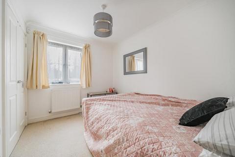 2 bedroom flat for sale, Camberley,  Surrey,  GU15