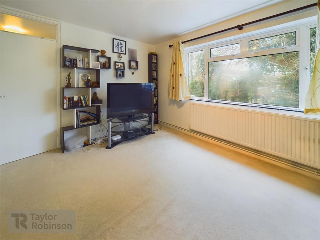 CAM02600 G0-PR0392-STILL002.jpg