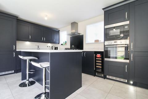 4 bedroom detached house to rent, Primrose Drive, Wixams, Bedford