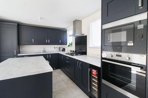 4 bedroom detached house to rent, Primrose Drive, Wixams, Bedford