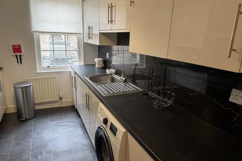 2 bedroom flat to rent, Potterrow, Old Town, Edinburgh, EH8