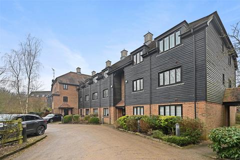 2 bedroom apartment to rent, Springwell Lane, Rickmansworth, WD3